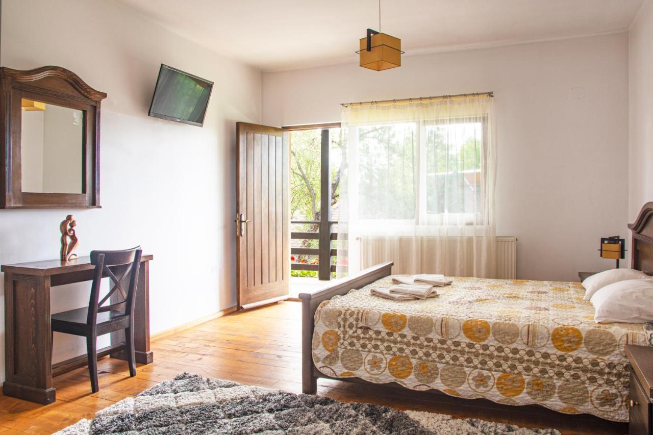 Pension Andra'S House Horezu Luaran gambar